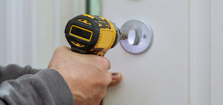 Street Locksmith For Smart Lock Repair in Cypress, CA